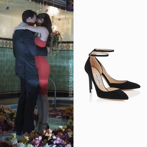 Dakota was wearing Jimmy Choo Lucy 100 Suede Pumps ($695) in Fifty Shades Darker proposal scene. Anastasia Outfits, Anastasia Steele Outfits, 50 Shades Freed, Anastasia Grey, Dakota Johnson Style, Anastasia Steele, Fifty Shades Darker, Movie Fashion, 50 Shades Of Grey