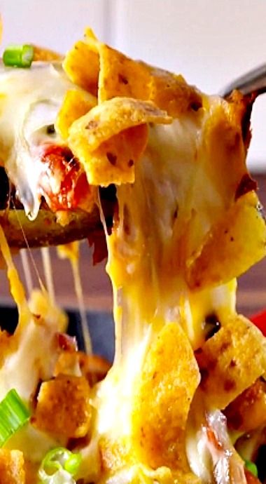 Chicken Frito Pie ❊ Chicken Frito Pie, Frito Recipes, Frito Chicken, Cowboy Chicken, Frito Pie Recipe, Comforting Casseroles, Pan Dishes, Recipe With Chicken, Frito Pie