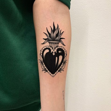 Latin Traditional Tattoo, Traditional Cover Up Tattoo Black, Sacred Heart Traditional Tattoo, Sacred Heart Tattoo Traditional, Traditional Sacred Heart Tattoo, Traditional Flower Tattoo Design, Traditional Tattoo Heart, Heart Tattoo Traditional, Traditional Tattoo Cover Up