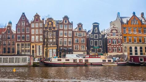 Canal House Amsterdam, Basic Architecture, Amsterdam Canal Houses, Dutch Architecture, Narrow Staircase, Dancing House, Amsterdam Houses, Amsterdam Canals, Visit Amsterdam