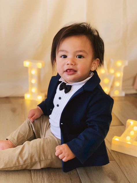 Baby Boy Suit Formal, Boy Birthday Pictures, Formal Boys Outfit, Baby Tuxedo, Good Morning Dear Friend, 1st Birthday Pictures, Classic Tuxedo, Blazer For Boys