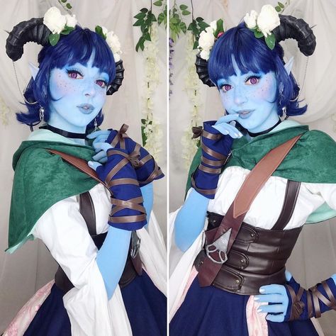 Ginny Di on Instagram: “I realized this weekend that I’ve been cosplaying Jester for NINE MONTHS?! And I’m still not tired of it, so I hope y’all aren’t either 💙⠀…” Jester Critical Role Cosplay, Jester Ren Faire, Tiefling Costume, Tiefling Cosplay, Jester Cosplay, Dnd Cosplay, Jester Lavorre, Mushrooms Fairy, Critical Role Cosplay