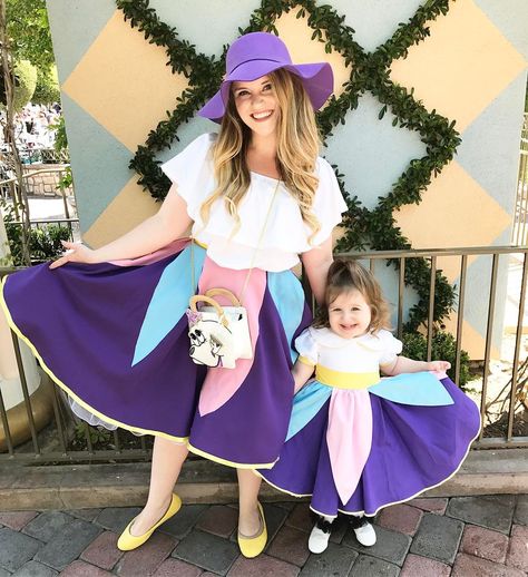 Mrs. Potts + Chip Diy Beauty And The Beast Costumes, Beauty And The Beast Halloween, Chip Costume, Costumes Homemade, Beauty And The Beast Diy, Zombie Costumes, Family Costumes Diy, Painting Tattoos, Beauty And The Beast Costume