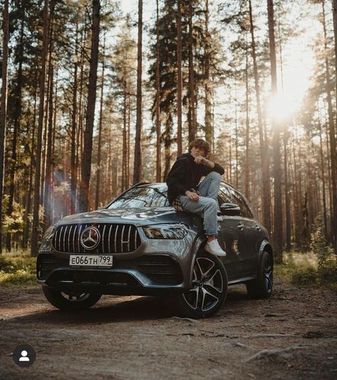 Men Car Photography Picture Ideas, Men Cars Photography, Mercedes Amg Gle, Car Poses, Photography Advertising, Guess Men, Best Background Images, Boy Poses, Photography Poses For Men