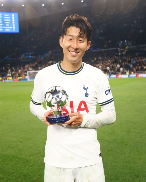 Football Archives, Hm Son, Son Wallpaper, Son Heung Min, Champions Leauge, Vincenzo Cassano, Tottenham Hotspur Football, Football Players Images, Soccer Inspiration