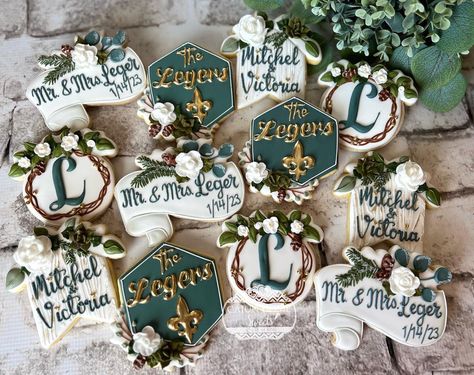 Green and Gold Decorated Wedding Cookie by Cajun Home Sweets Emerald Green Wedding Cookies, Wedding Decorated Cookies, Wedding Cookies Decorated, Hunter Green Wedding, Gold Cookies, Green Quince, Wedding Cookie, Emerald Green Weddings, Brown Wedding