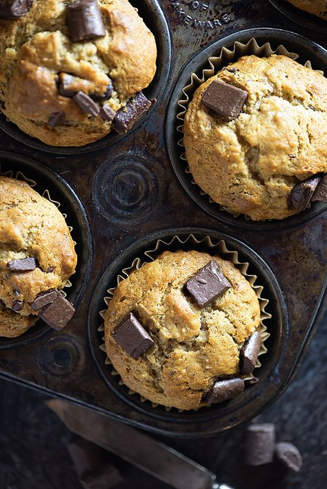 Buns In My Oven, Crockpot Dinners, Banana Chocolate Chip Muffins, Muffin Tin Recipes, Breakfast Sweets, Banana Chocolate, Snack Treat, Chocolate Chunk, Your Crazy