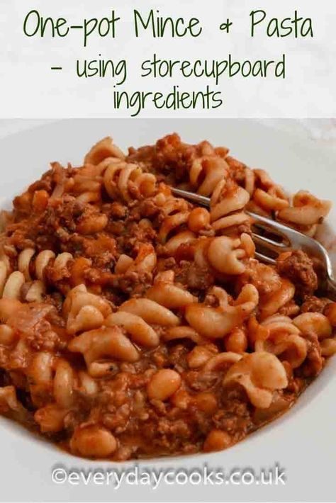 One-pot Mince and Pasta is ready in 40 minutes. It's made from beef mince and sotrecupboard ingredients. Perfect when you don't know what to cook. #everydaycooks #minceandpasta #recipe Mince And Pasta, Beef Mince Recipes, Puréed Food, How To Cook Macaroni, Mince Dishes, Spagetti Recipe, Minced Beef Recipes, Beef Pasta Recipes, Store Cupboard