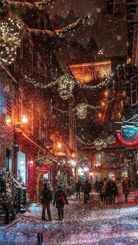 Quebec City Christmas, Christmas Canada, Canada Quebec, Christmas Aesthetic Wallpaper, New Year Wallpaper, Christmas Town, Christmas Travel, Quebec City, Christmas Scenes