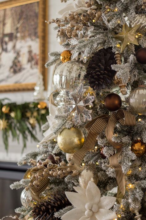 Gray And Gold Christmas Decor, Gold Decorated Christmas Trees Ideas, Masculine Christmas Tree Ideas, Mocha Christmas Tree, Mixed Metal Christmas Tree, Bronze And Gold Christmas Tree, Brown And Gold Christmas Decor, Brown Gold Christmas Tree, Gold Brown Christmas Tree