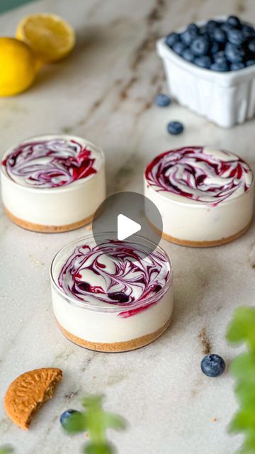 Recipes No Bake, Cheesecake Blueberry, Baking Cheesecake, Blueberry Cheesecake Recipe, Cheesecake Cups, Blueberry Compote, Recipe Baking, White Chocolate Ganache, Cold Desserts