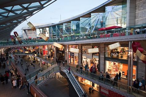 London shopping -..... Get the best deals on hotels, flights, car hire, and cruises -  https://www.hotelfinder247.com/ Liverpool Photos, Shopping Mall Design, Liverpool One, Retail Architecture, Liverpool History, Street Mall, Liverpool Home, Liverpool City, Commercial Street