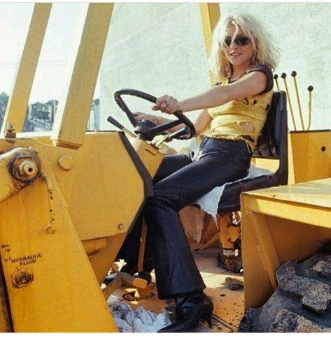 Queen of Coney Island Debbie Harry 70s, Harry Outfits, Deborah Harry Blondie, Chris Stein, Hackney London, I Love You Honey, Deborah Harry, Outfits 70s, Blondie Debbie Harry