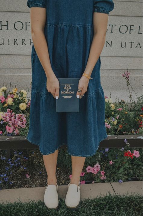 Mormon Girl Aesthetic, Lds Sister Missionary Outfits, Mission Photoshoot, Missionary Photoshoot, Christian 2024, Mission Outfits, Sister Missionary Pictures, Mormon Fashion, Mission Fits