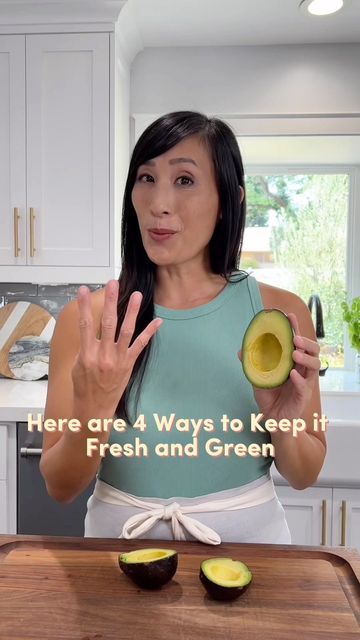 Jessica Gavin on Instagram: "Keep your unused avocado fresh and green! Let me show you how to store them. - #avocados #lifehacks #foodscience #freshfruit #keepitfresh #foodstorage #storage #foodtok - Guide: https://www.jessicagavin.com/how-to-cut-an-avocado/" How To Cut A Avacodo, How To Keep Avacoda Fresh, How To Keep Avocado Fresh, Keep Avocado Fresh, Avocado Storage, How To Store Avocado, How To Cut Avocado, Smashed Avocado, Fresh Avocado