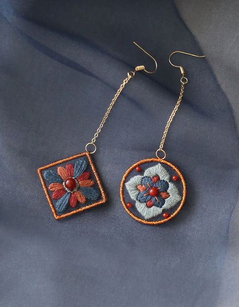 Diy Embroidery Earrings, Textile Earrings, Embroidery Earrings, Fiber Jewelry, Embroidery Gifts, The Cloth, 자수 디자인, Hand Embroidery Art, Flower Embroidery Designs