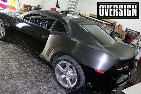 Camaro SS, Camaro SS preto, Camaro Preto, Camaro envelopado, Camaro aço escovado, Black Brushed Metallic, Oversign, (13) | OVERSIGN Envelopamento Jeep Renegade, Camaro Ss, Brushed Metal, Jeep, Bmw Car, Bmw, Black