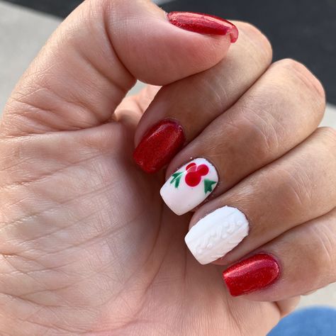 Disney Holiday Nails Simple, Disney Themed Nails Acrylic Christmas, Disney World Nails Christmas, Disney Christmas Pedicure, Red Nails Disney, Christmas Minnie Nails, Christmas Flamingo Nails, Christmas Disney Nails Short, Kid Nail Designs Christmas