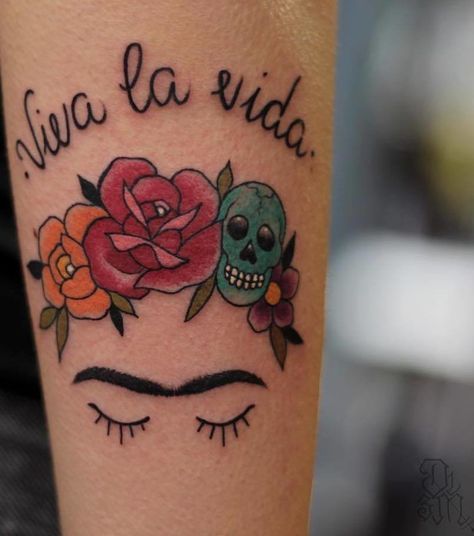 Tatto 🌸🌼 Kahlo Tattoo, Frida Tattoo, Frida Kahlo Tattoos, Mexican Tattoo, Catrina Tattoo, Shape Tattoo, Ink Inspiration, Tatuaje A Color, Top Tattoos