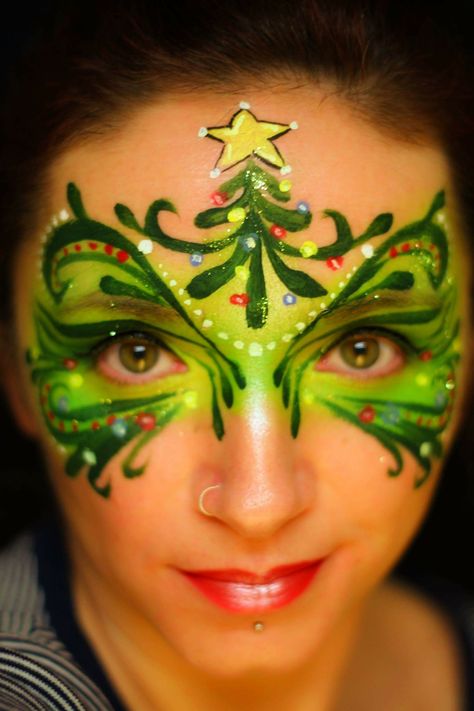 Zuzanna Nowicka Winter Facepainting, Face Paint Christmas, Face Paint Party, Face Painting Tips, Christmas Face Painting, Girl Face Painting, Christmas Mask, Painting Women, Face Painting Tutorials