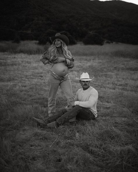 Pt. 2 of this sunning western styled maternity session.   #socalmaternityphotographer #orangecountymaternityphotographer #temeculamaternityphotographer #westernmaternityphotos #ignitedmotherhood #unscriptedposingapp #socalphotographer Cowboy Theme Maternity Pictures, Maternity Photography Cowboy, Maternity Photography Western, Western Pregnancy Photoshoot, Cowboy Maternity Pictures, Western Maternity Pictures, Rustic Maternity Photos, Country Maternity Photos, Country Maternity