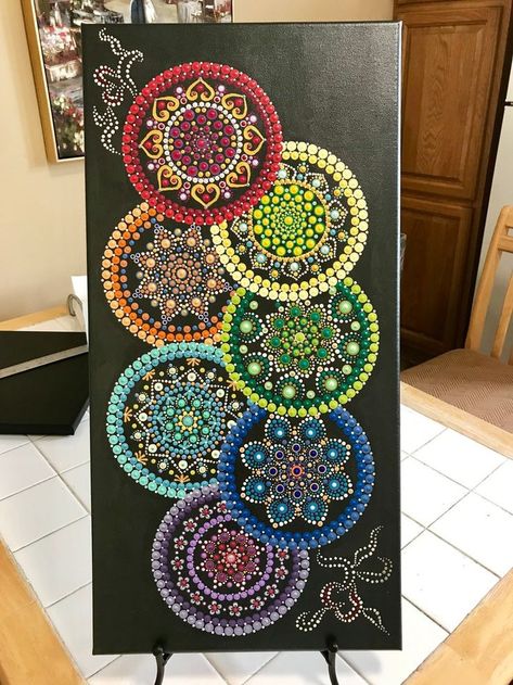 Simple Bottle Art, Art Chakra, Mandala Painted Rocks, Mandala Rock Art, Chakra Art, Mandala Canvas, Design Mandala, Wine Bottle Art, Mandala Design Pattern