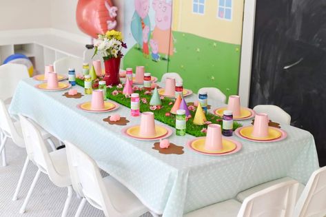 Claire Peppa Pig Birthday Party Ideas, Pig Birthday Party Ideas, Peppa Pig Balloons, Peppa Pig Birthday Party Decorations, Peppa Party, Pig Birthday Party, Peppa Pig Cake, Peppa Pig Birthday Party, Pig Cake