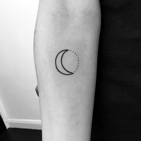 A reoccurring theme that Elgeba mentions during his entrance and exits is the moon. He also mentions after the birth of his son that he has a birthmark just like him. Crescent Moon Tattoo Meaning, Namaste Tattoo, Fibonacci Tattoo, Waning Crescent, Full Moon Tattoo, Crescent Moon Tattoo, Moon Tattoos, Herz Tattoo, Dot Tattoos