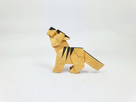 Tiger, designed and folded by Mathieu Gueros (source: ) #origami #tiger Origami Tiger, Origami And Kirigami, Origami Animals, Origami Art, Origami Crafts, Kirigami, By Myself, Simple Shapes, Paper Craft