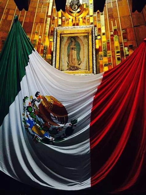 Mexican Catholic Art, Mexican American Culture, Mexico Wallpaper, Vw R32, Hispanic Aesthetic, Chicano Love, Catholic Wallpaper, Virgin Mary Art, Mexican Culture Art