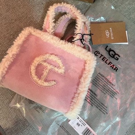 Telfar Bags Ugg, Pink Ugg Telfar Bag, Uggs X Telfar, Pink Ugg Telfar Bag Outfit, Ugg X Telfar Bag, Pink Ugg Telfar, Ugg Telfar Bag, Pink Telfar Bag, Telfar Ugg