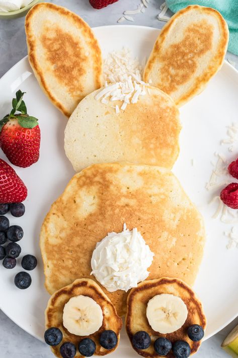 Healthy Easter Snacks, Healthy Easter Dessert, Healthy Easter Treats, Bunny Pancakes, Easter Fruit, Smoothie Popsicles, Pancake Recipe Buttermilk, Banana Pancakes Recipe, Healthy Easter