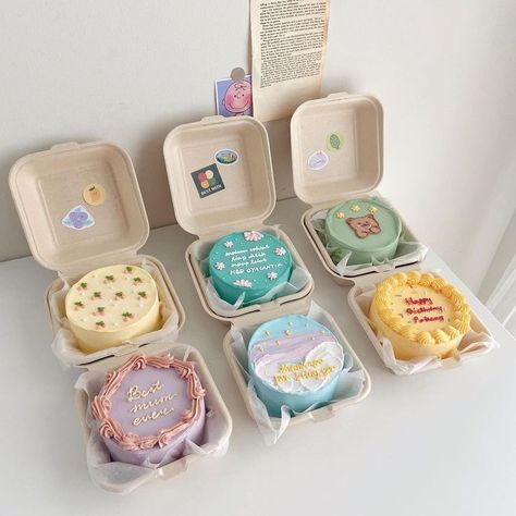 Birthday Cake Packaging Design, Small Cake Packaging Ideas, Mini Cake Box Ideas, Small Cake Shop Design, Thank You Cake Ideas, Cute Small Birthday Cakes, Small Cakes Ideas Minis, Pastel Individual, Small Birthday Cake