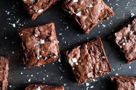 Olive Oil Brownies, Oil Brownies, Sea Salt Recipes, Paleo Brownies, Perfect Brownies, Best Brownie Recipe, Brown Sugar Recipes, How To Make Brownies, No Salt Recipes