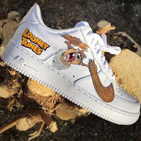 Nike sneakers LOONEY TUNES🎨 🔥 or 💩? Customs B #nikesneakers  #looneytunes Groot Custom Shoes, Custom Forces, Custom Af1, Custom Painted Shoes, Custom Shoes Diy, Nike Shoes Air Force, Dr Shoes, Jordan Shoes Girls, Custom Nike Shoes