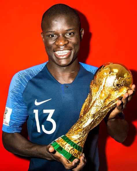 N'Golo Kanté isn't expected to be fit in time for the World Cup 💔 Ronaldo News, Super Images, Fc Chelsea, Football Images, World Cup Winners, Football Is Life, Soccer Guys, Antoine Griezmann, Football Art