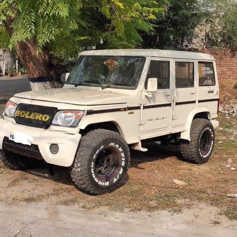 Modified Bolero with 33-12.5-15 MT tires Bolero Car Modified, Bolero Modified Mahindra, Bolero Car, Photo To Stencil, R15 Yamaha, Mahindra Bolero, Shree Ram Photos, Indian Cars, Mahindra Cars