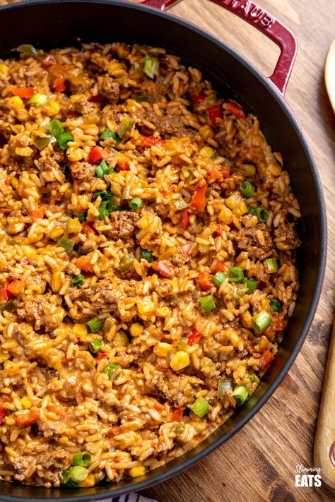 One Pot Taco Beef Rice Skillet - delicious spicy cheesy taco beef, all cooked in one pan with rice and vegetables and on the table in 30 minutes for a perfect family meal. Gluten-free, vegetarian, slimming world and weight watchers friendly One Pot Taco Rice, Recipe With Taco Seasoning, Taco Rice Recipe, One Pot Rice Meals, Taco Beef, Minced Beef Recipes, Rice And Vegetables, Ground Beef Rice, Taco Rice