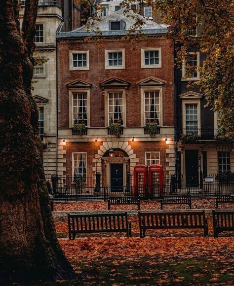 Reka Bentuk Dalaman, Ber Months, Berkeley Square, London Dreams, London Aesthetic, Town House, Autumn Scenery, Visit London, London Life