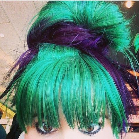 Green purple dyed hair color @shear_pleasure_ Orange Green Hair, Purple Dyed Hair, Toned Hair, Hair Job, Nails Orange, Magenta Hair, Color Formulas, Coloured Hair, Hair Color Pastel