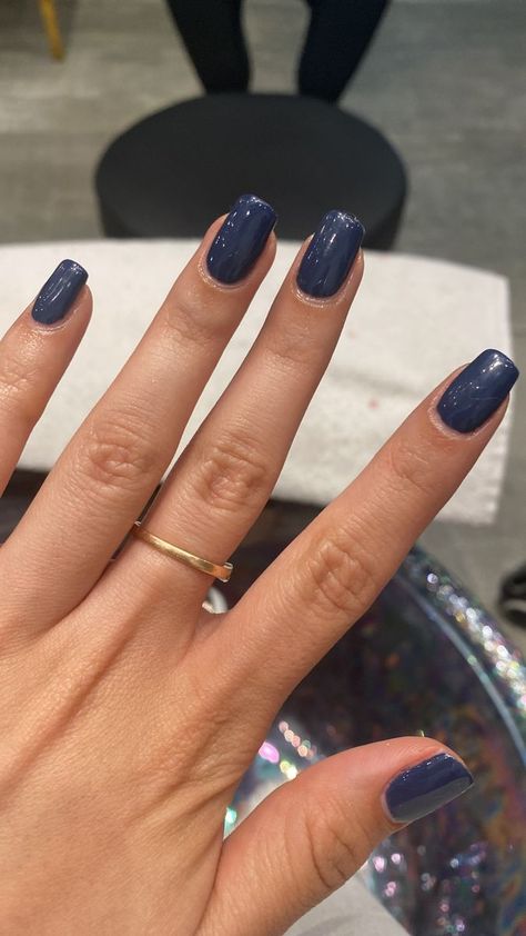 Navy Blue nails Nails That Look Good With Navy Blue Dress, Homecoming Nails For Navy Blue Dress, Nail Ideas For Navy Blue Dress, Nails To Go With Navy Blue Dress, Nails To Go With Navy Dress, Nails For Navy Blue Dress, Nail Ideas Simple Blue, Nails That Go With Navy Blue Dress, Light Blue Prom Nails