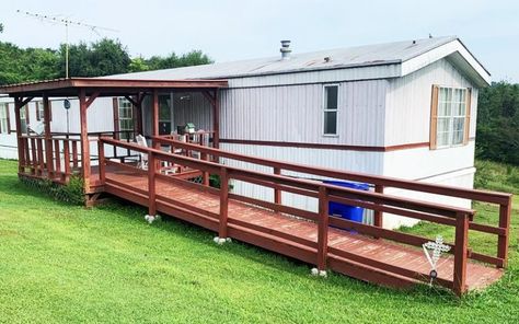 Wheelchair Ramps for Mobile Homes: What You Need to Know Mobile Home Ramp Ideas, Wheelchair Ramps For Home Diy, Porch With Ramp Mobile Home, Wheelchair Ramps For Home, Diy Handicapped Ramp, Wheelchair House, Porch With Ramp, Ramp Ideas, Wheelchair Ramp Design