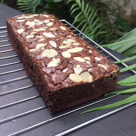 Brownies Panggang, Resep Brownies, Chewy Brownies, Brownie Toppings, Chocolate Oats, Choco Chips, Healthy Sweets Recipes, Fudgy Brownies, Bakery Cakes