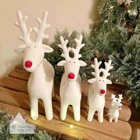 Easy Pottery, Ceramic Reindeer, Gold Reindeer, Reindeer Ornaments, White Pottery, Home Decor Gifts, Christmas Display, Pottery Ideas, Clay Pottery