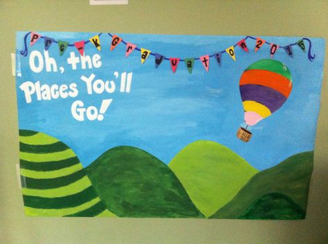 Dr Seuss Photo Booth Backdrop, Kids Crafts Recycled Materials, Project Graduation, Prek Graduation, Dr Seuss Preschool, Preschool Letter Crafts, Dr Seuss Classroom, Christmas Parade Floats, Graduation Photo Booth