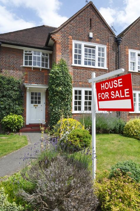 House For Sale Sign, Real Estate Vision Board, House For Sell, Setting Up A Budget, Sale Sign, Sims House Design, Home Buying Process, London House, A Typical