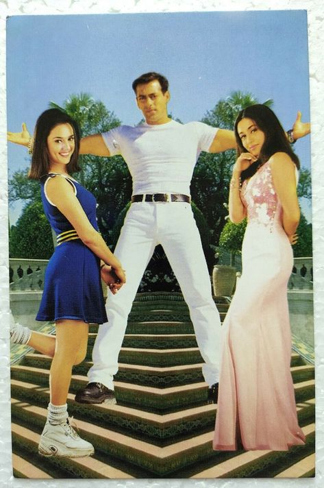 #rare #SalmanKhan𓃵 #bhai #PreityZinta #RaniMukerji #postcard #muvyz #muvyz040322 @BeingSalmanKhan @realpreityzinta Glamour Clothing, Rani Mukherjee, Rani Mukerji, Preity Zinta, 90s Bollywood, Bollywood Couples, Aamir Khan, Salman Khan, Bollywood Actors