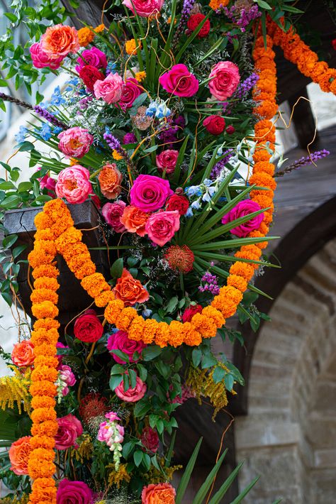 Marigold Wedding Palette, Tropical Floral Wedding Arch, Marigold Flowers Wedding, Carnation Garland Wedding Indian, Marigold Decor Wedding, Marigold Garland Wedding, Marigold Mexican Wedding, Anthropologie Inspired Wedding, Indian Wedding Florals