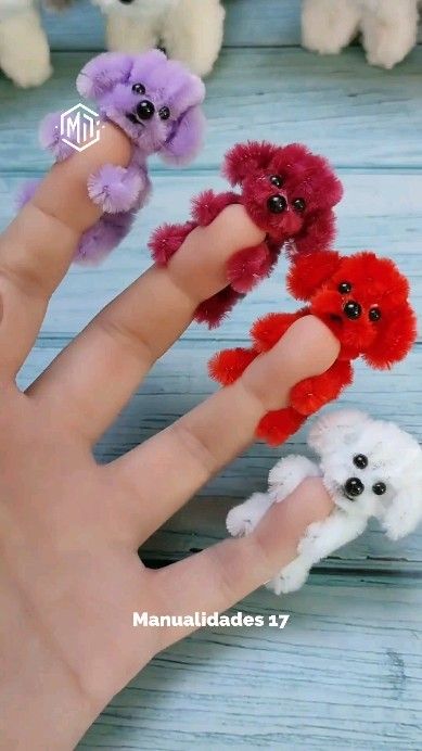 Instagram Yarn Puppies, Pipe Cleaner Projects, Chenille Stem Crafts, Pipe Cleaner Animals, Puppy Crafts, Pipe Cleaner Art, Chenille Crafts, Diy Lace Ribbon Flowers, Dollar Store Diy Organization