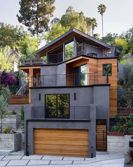 Avenue 42 by L.A. Green Designs | HomeAdore HomeAdore Home Design Exterior, Industrial House Exterior, Industrial Home Design, Industrial Home, Villa Plan, Container House Design, Design Exterior, Contemporary House Design, Industrial House